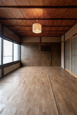 西ノ京北円町の洋室