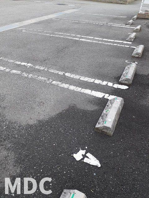 グラース　ヴァイオレットの駐車場