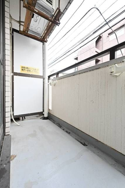 横浜市港北区菊名７丁目の賃貸マンションのバルコニー