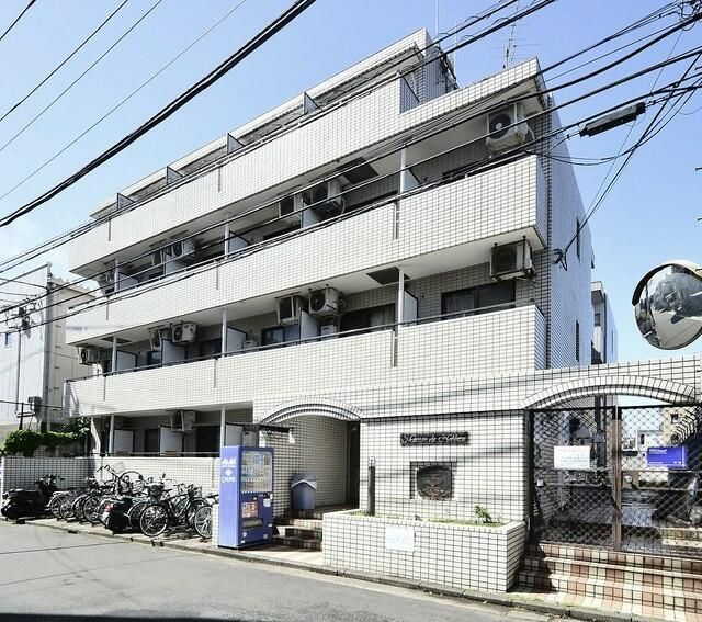 横浜市港北区菊名７丁目の賃貸マンションの外観