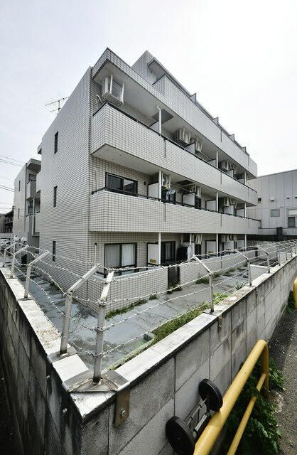 横浜市港北区菊名７丁目の賃貸マンションの外観