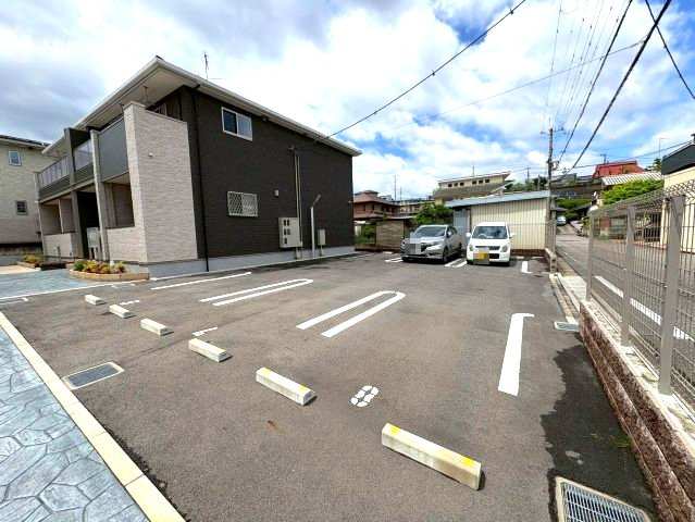 ソレアード・ニシキⅢの駐車場