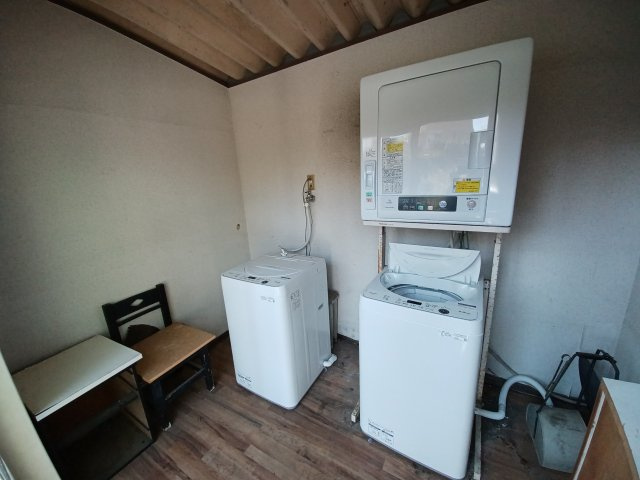 ベルハイツ長瀬A棟のその他共用部分|ランドリーがあります