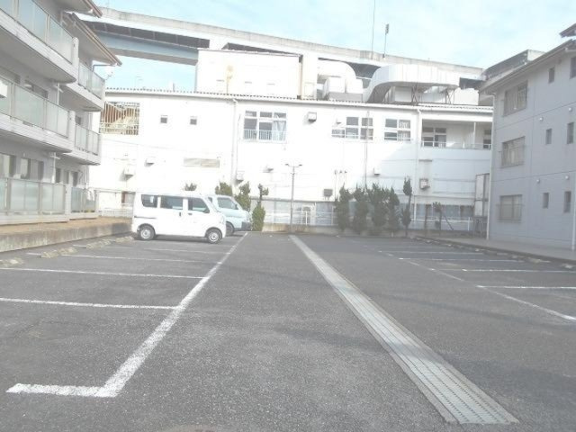 パークス　Ⅱ の駐車場