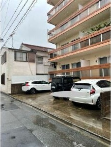 メゾンアイ本陣の駐車場
