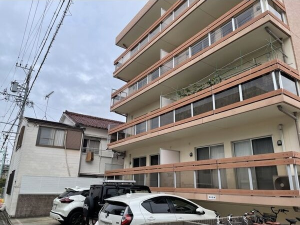 メゾンアイ本陣の外観