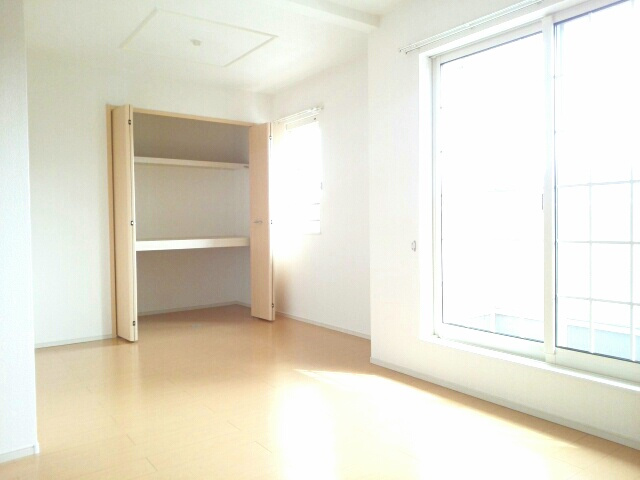 ラフレシール三日市Ⅱの洋室
