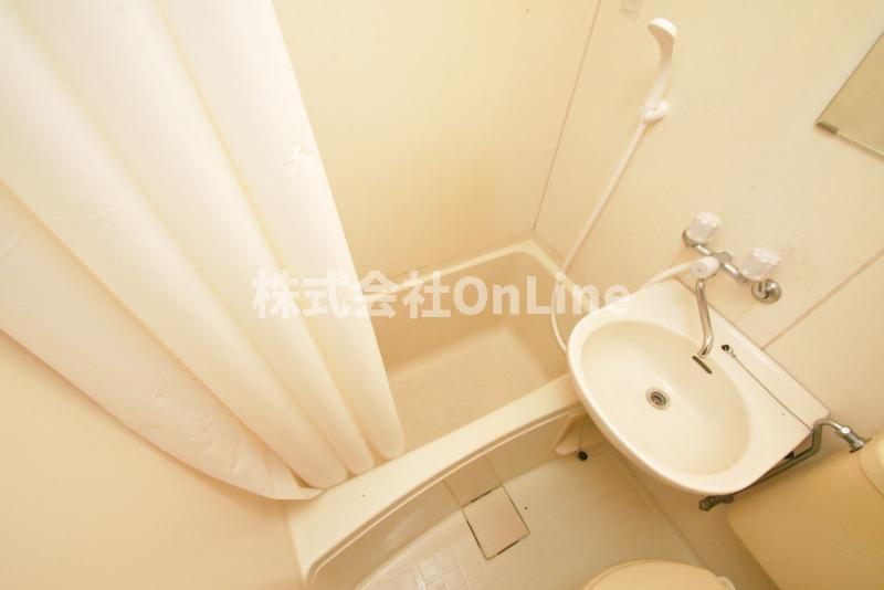 東大阪市宝持２丁目の賃貸マンションの浴室