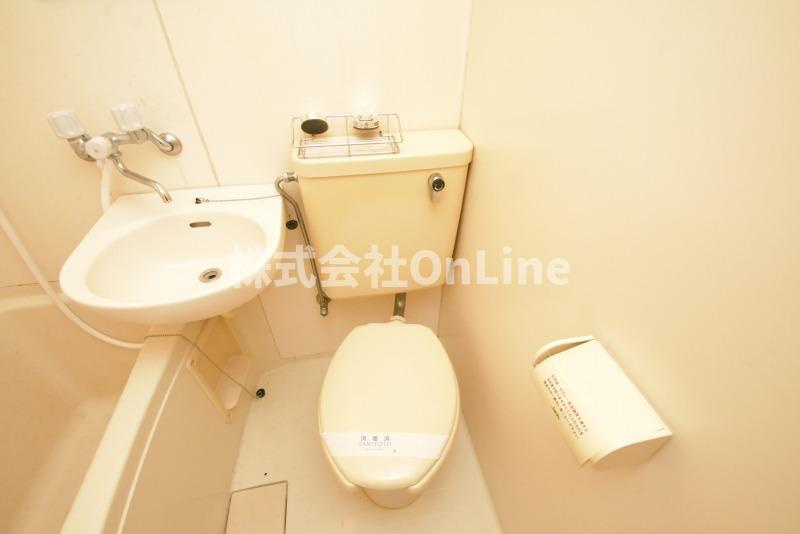 東大阪市宝持２丁目の賃貸マンションのトイレ
