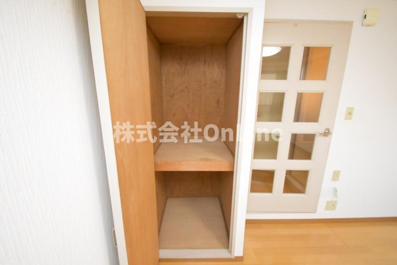 東大阪市宝持２丁目の賃貸マンションの収納