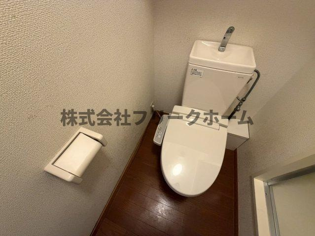 三鷹市井口１丁目のアパートのトイレ