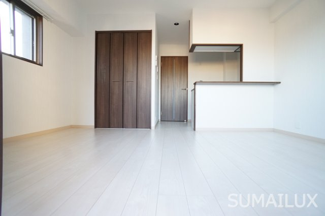 熊本市中央区新屋敷２丁目の賃貸マンションの居間・リビング