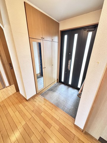 壬生町壬生丁　中古戸建の玄関