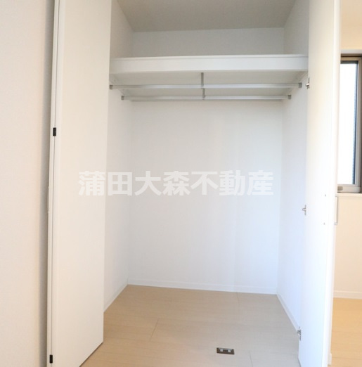ネージュ西糀谷の収納|収納　クローゼット！
ウォークインとまではいきませんが2連パイプで少し奥行がある大きめな収納です。！