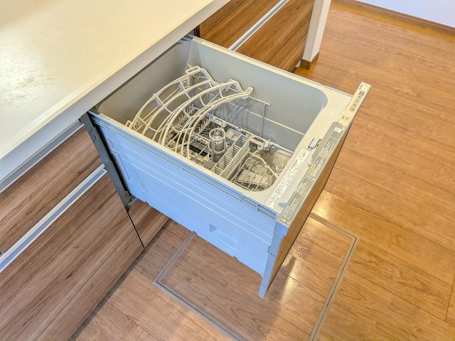 八王子市　泉町　中古戸建ての設備|～食洗機付き　食事後の食器洗いはお任せ、家族でゆっくりとくつろげます～