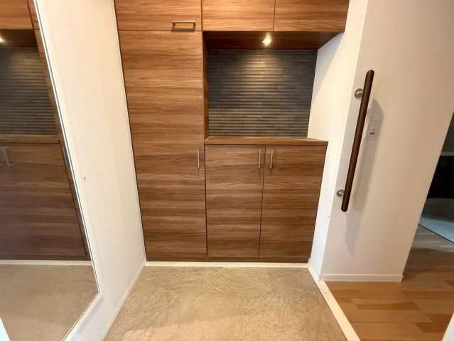 高槻市富田町４丁目の賃貸マンションの玄関