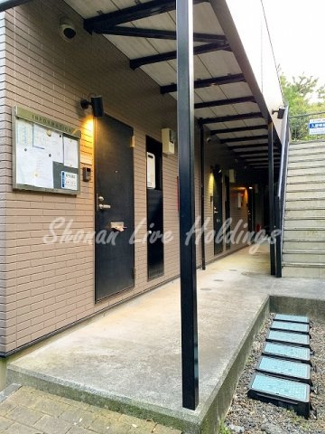 アンプルール　ブワ横須賀中央のエントランス|開放的なエントランス♪