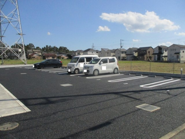 フェニックス　　の駐車場|駐車場があります