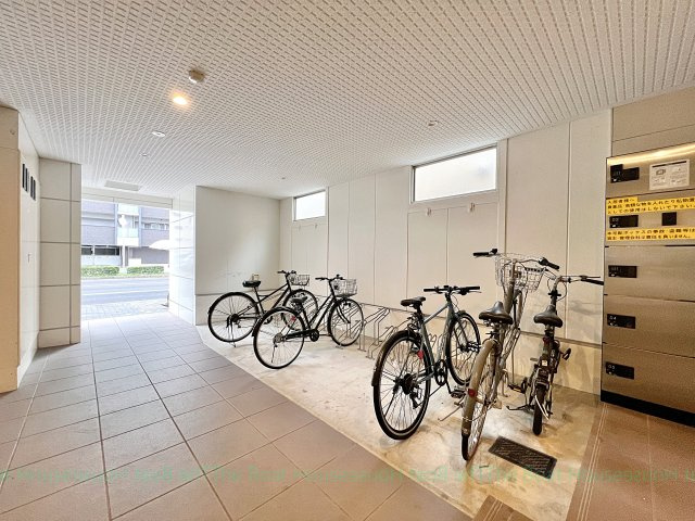 ヒルズ新栄3号館のエントランス
