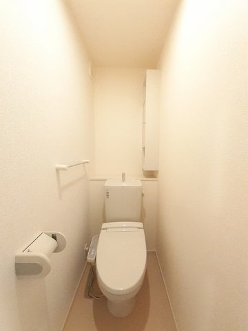 チェレステ　Ａのトイレ|落ち着いた色調のトイレです