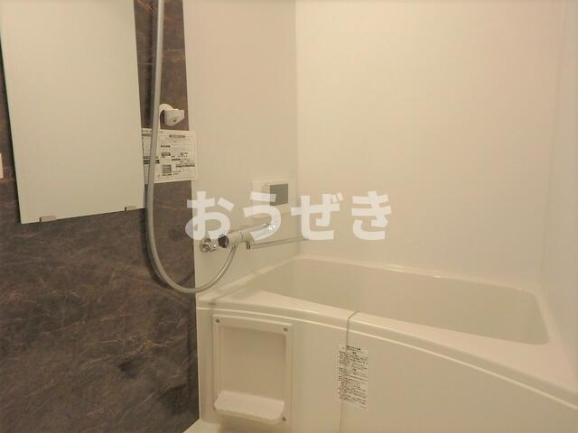 ＲＥ　ＴＨＥ　ＴＥＲＲＡＣＥ　堀切の浴室|浴室ＴＶ・浴室乾燥機付き