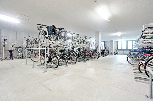 大阪市北区中之島６丁目の中古マンションの駐輪場