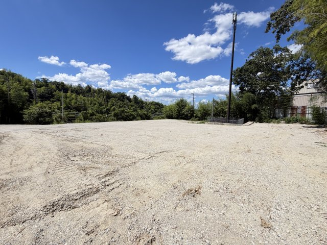 ◆資材置場に適す◆間口広々８４.６８ｍ◆田辺西IC車で２分◆京田辺市田辺茂ケ谷の外観