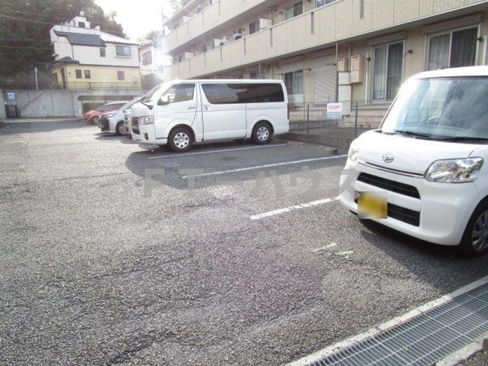 ヴィクトワール・コートの駐車場
