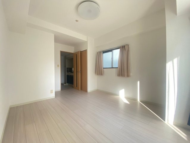 エスリード北浜の居間・リビング