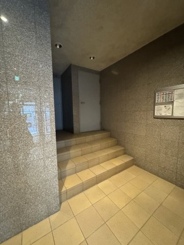 KHKコート板宿のロビー