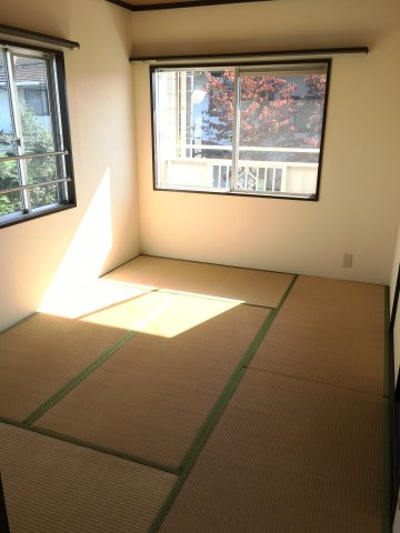 あるゾウパレス松山町Ｂ棟の寝室|ゆとりの広さです
