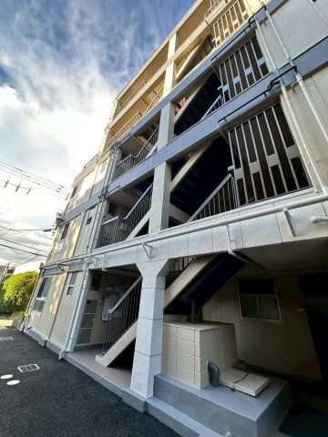 夙川第一コーポラスの外観