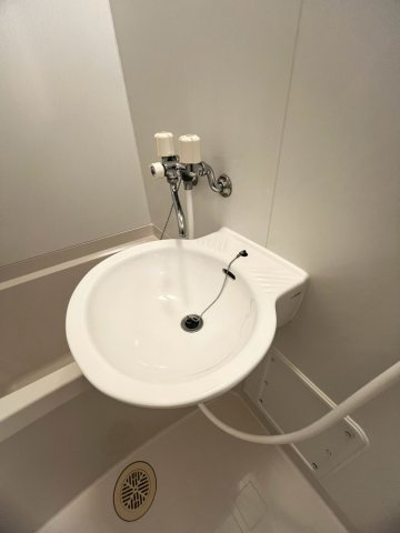 レオパレスアクアブルー青谷の洗面所