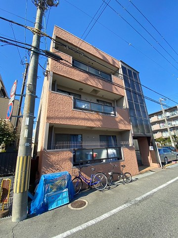 甲子園口マンションの外観