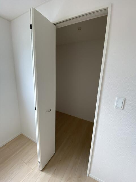 駿東郡清水町伏見の新築一戸建の収納|２階洋室７．７帖 収納