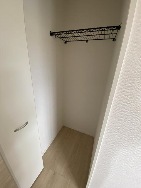 駿東郡清水町伏見の新築一戸建の収納|２階洋室７．７帖　クローゼット収納
