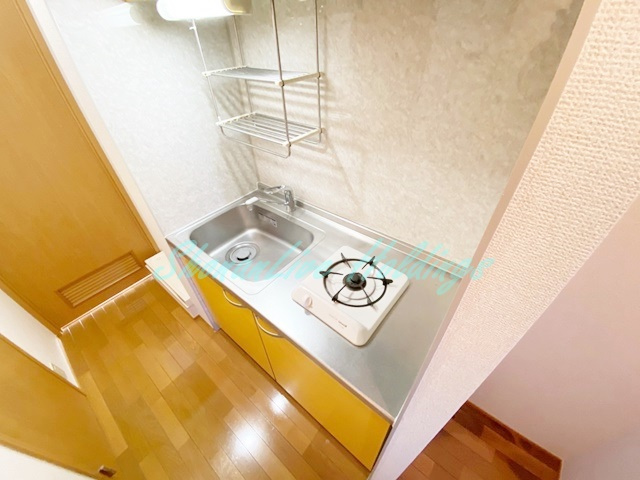 鎌倉市岡本２丁目のアパートのキッチン