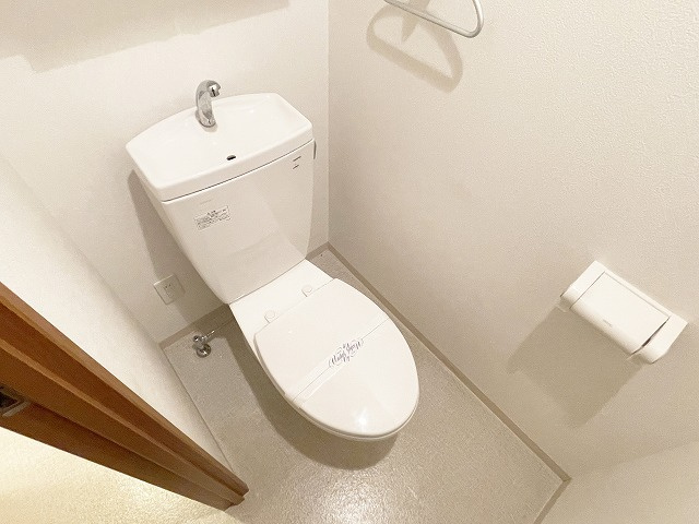 【トイレ】 | 太陽プラザ南草津駅前 | コンパクトで使いやすいトイレです（同棟別室施工例）