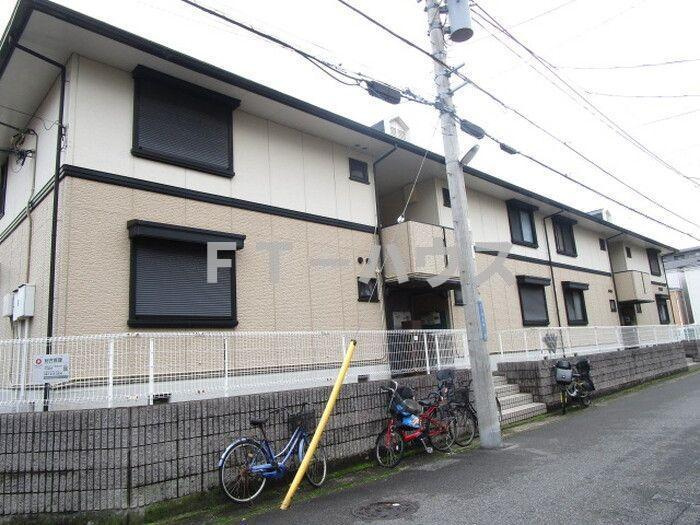 日の出第一秋新ハイツの外観