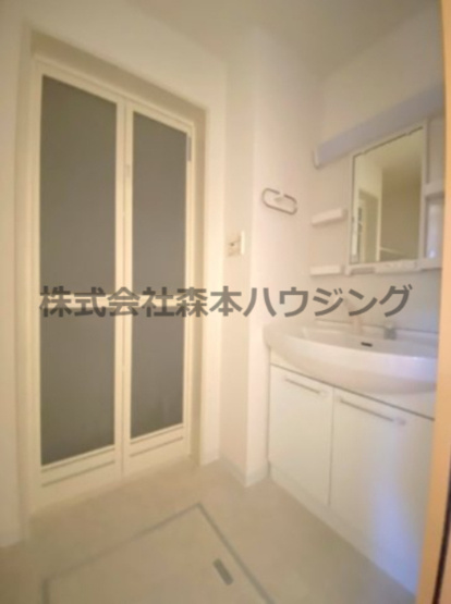 【洗面所】 | 　Mansion Grace | 使いやすい洗面所です