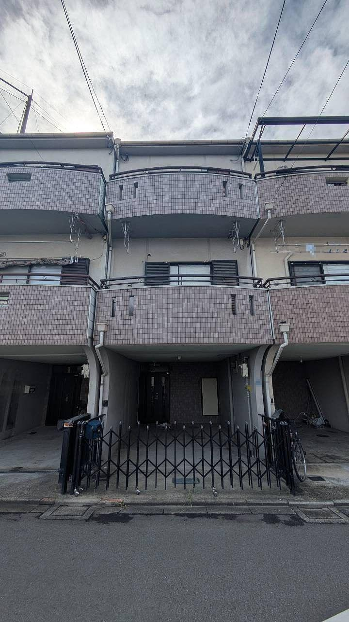 八雲東町1丁目　中古一戸建ての外観|新しい生活にいかがでしょうか？外観はお住まいの顔になります。こだわりたいポイントですね。外壁塗装や屋根塗装のご相談も承っております。
■現地内覧・資金計画相談・住宅ローン相談もお問合せ受付中■