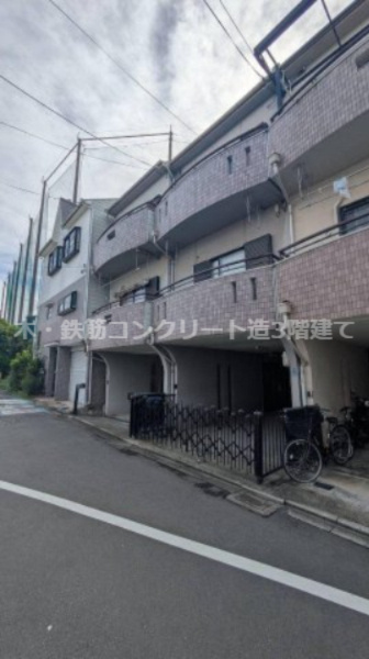 八雲東町1丁目　中古一戸建ての構造・工法・仕様|木・鉄筋コンクリート造3階建て
■物件内覧・資金計画相談・住宅ローン相談、リフォーム相談、お問合せ受付中■
※当日・翌日のご内覧、ご相談はお電話でのお問合せがスムーズです！