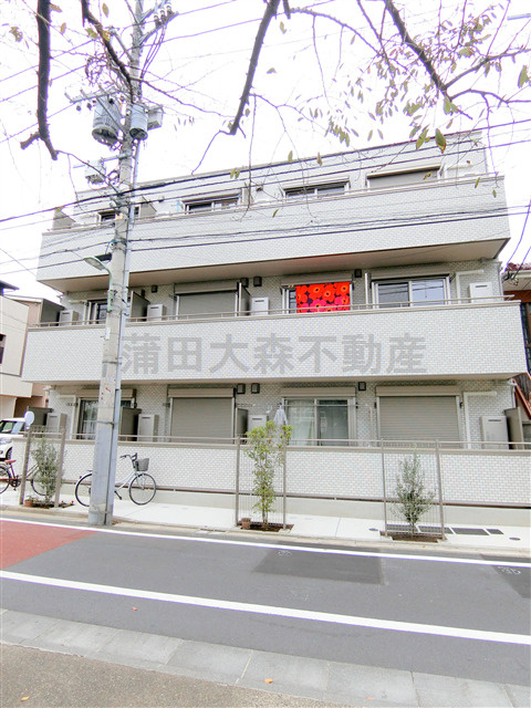 ハレルアナの外観|2018年9月築　軽量鉄骨造地上3階建て総戸数12戸　1ギガの光インターネット無料の賃貸アパート！東京都大田区蒲田本町1丁目　JR京浜東北線蒲田駅、京急本線京急蒲田駅利用可能な立地の賃貸物件