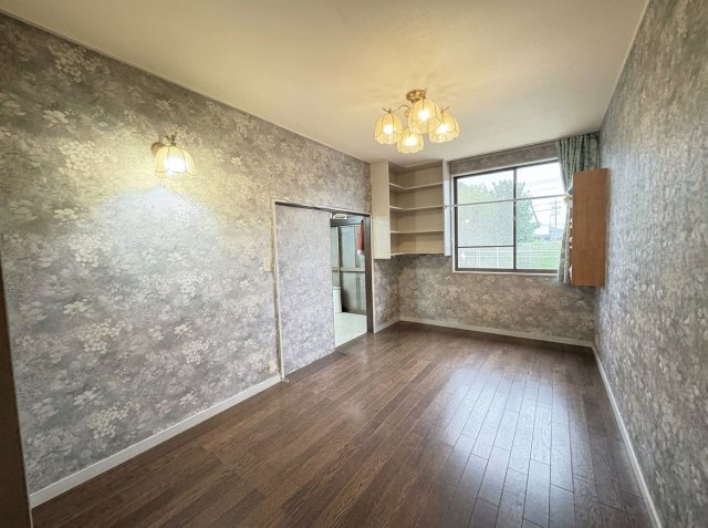 【洋室】 | 熊谷市下奈良　中古戸建 | ※掲載写真は一部AI画像加工により、家具・家財等を削除しております。現況と異なる場合は現況を優先とします。
