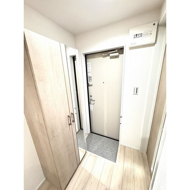 Side Lagoon浜見台A棟の玄関