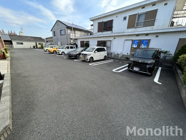 パレスハーモニーの駐車場