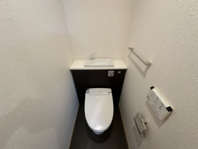 調布市布田４丁目の賃貸マンションのトイレ