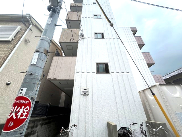 Hale Kadoma（旧栄ハイツ）の外観