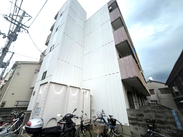 Hale Kadoma（旧栄ハイツ）の外観