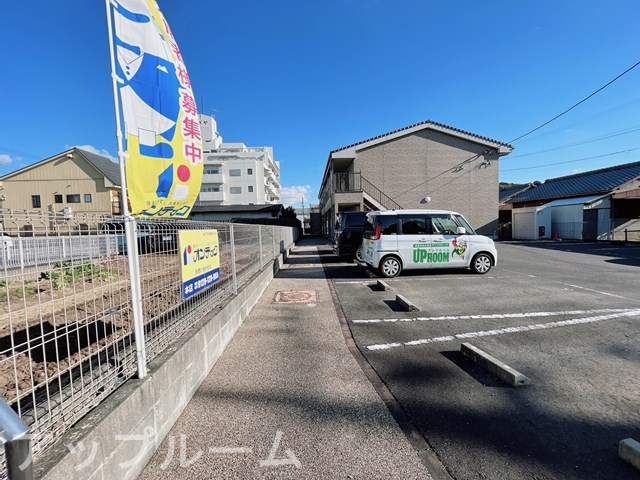 サニーコート曳馬の駐車場